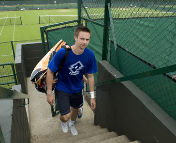 Robin on his way to the practice court